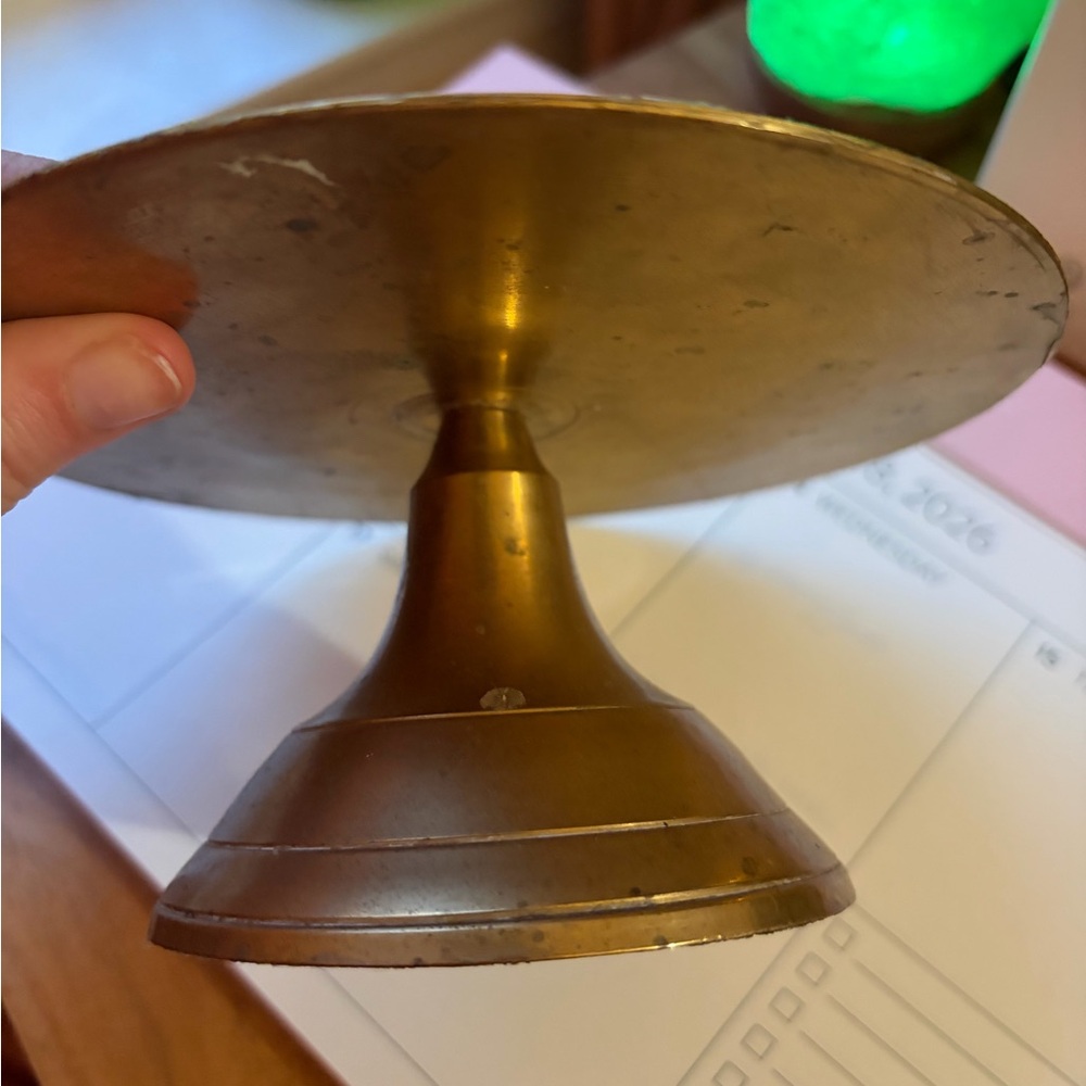 Vintage Brass Pedestal Stand - Picture 2 of 4